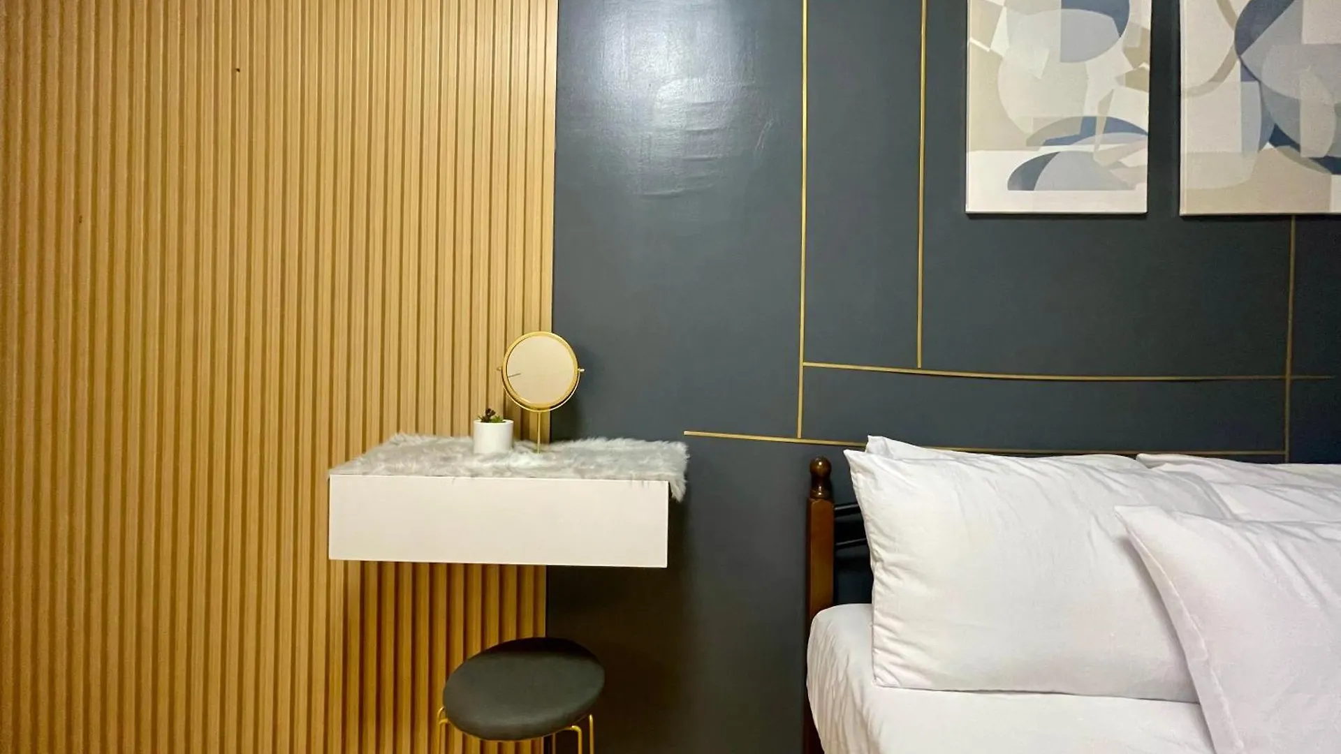 Ar10 & Ar11 1 Bed 1 Bath Near Airport Aparthotel Davao City